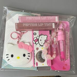 Hello Kitty 5-Piece Beauty Gift Set | Lip Gloss Keychain, Lip Tints & Lashes